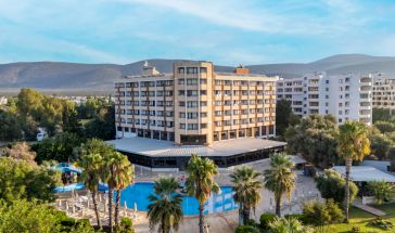 THE HOLIDAY RESORT HOTEL